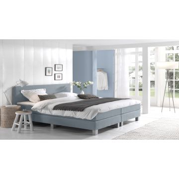 Comfort 2.0 vlakke boxspring 200x210cm lichtblauw